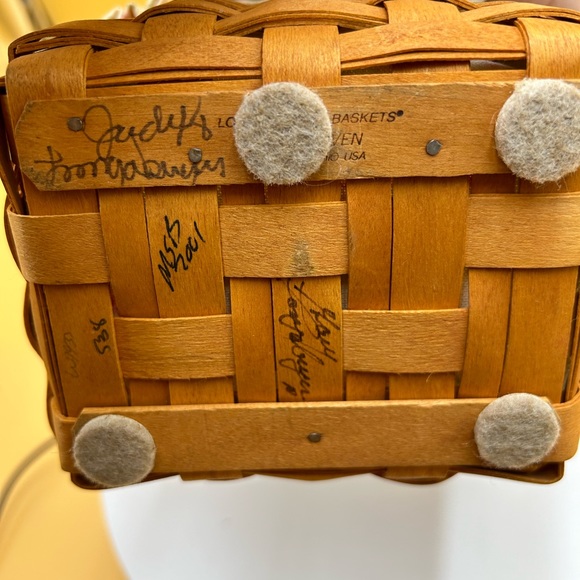 Longaberger Mother’s Day basket 2001 signed by multiple Longabergers, cottage - Picture 5 of 5